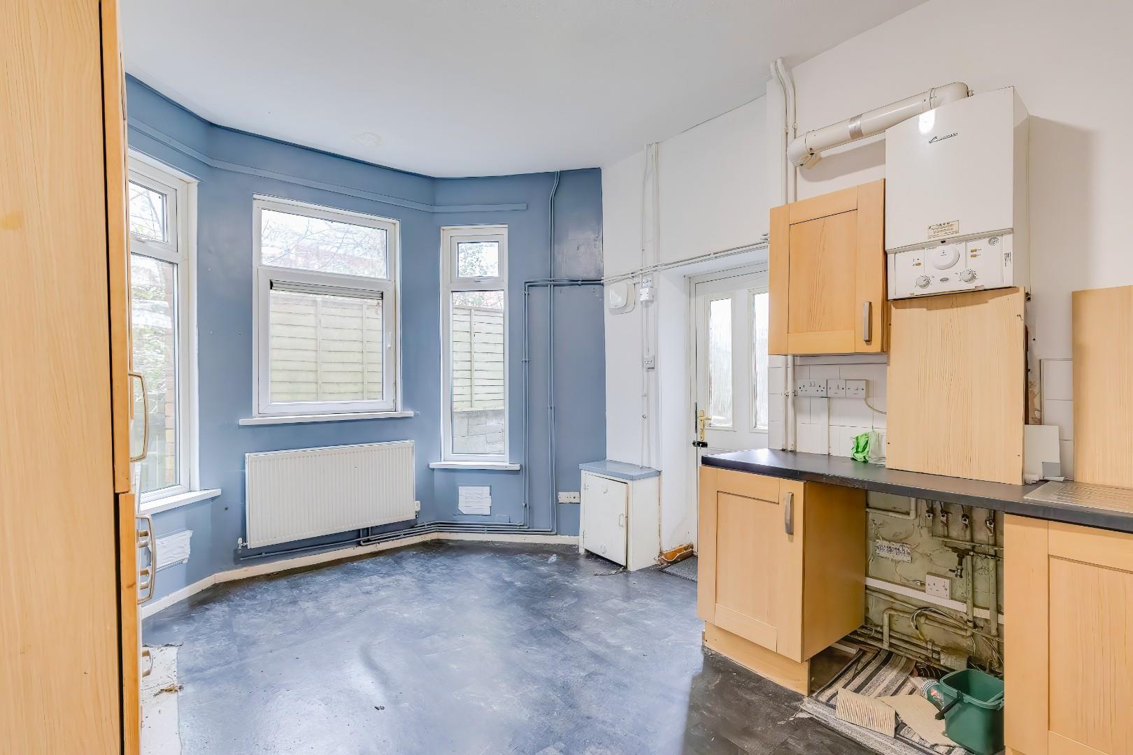 25 Church Avenue, Penarth, CF64 1AZ